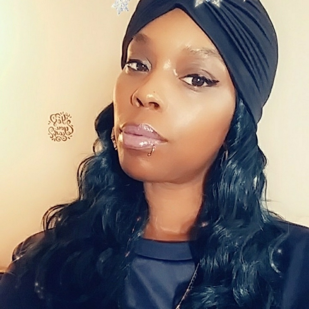 Meet your Posher, Dejia